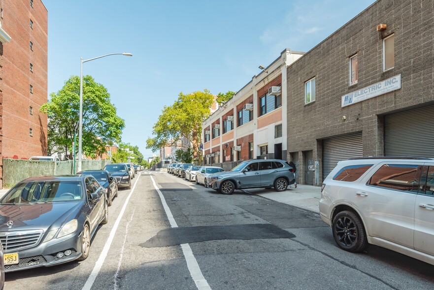 More Photos Of 2804 41st Ave, Long Island City Apartments For Sale