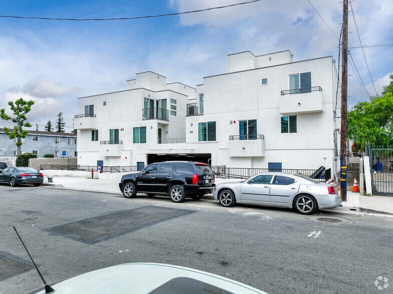 More Photos Of 8837 Burnet Ave, North Hills Apartments For Sale