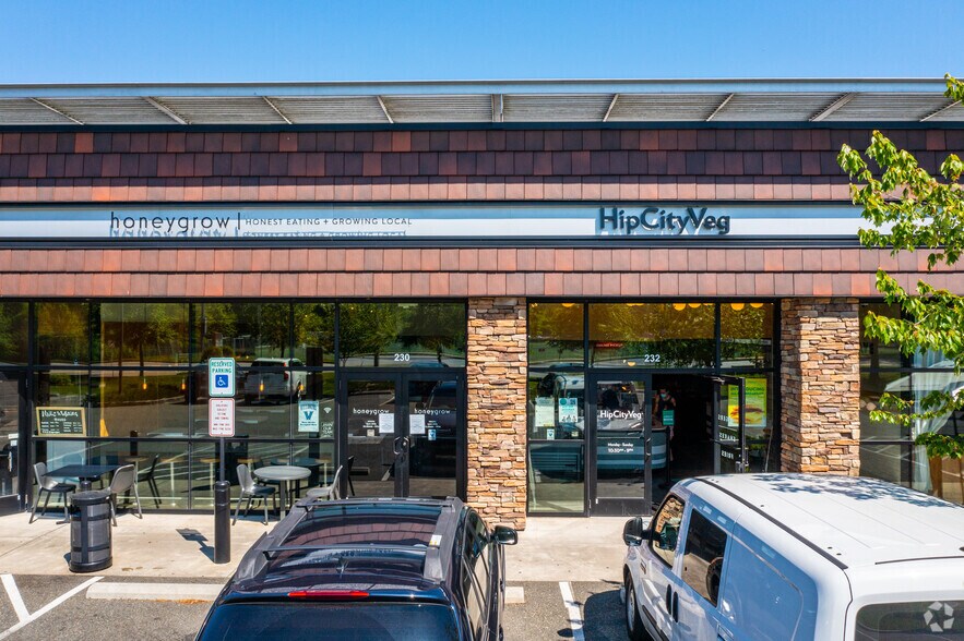 More Photos Of 210-236 N Radnor Chester Rd, Radnor Restaurant For Lease