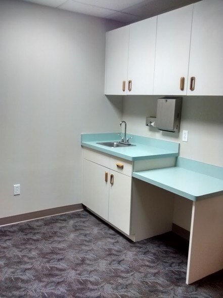 More Photos Of 14100 Fivay Rd, Hudson Medical For Sale