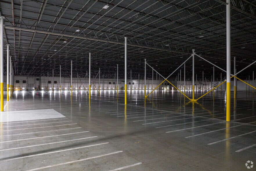 More Photos Of 2380 Sullivan Rd, Aurora Manufacturing For Lease