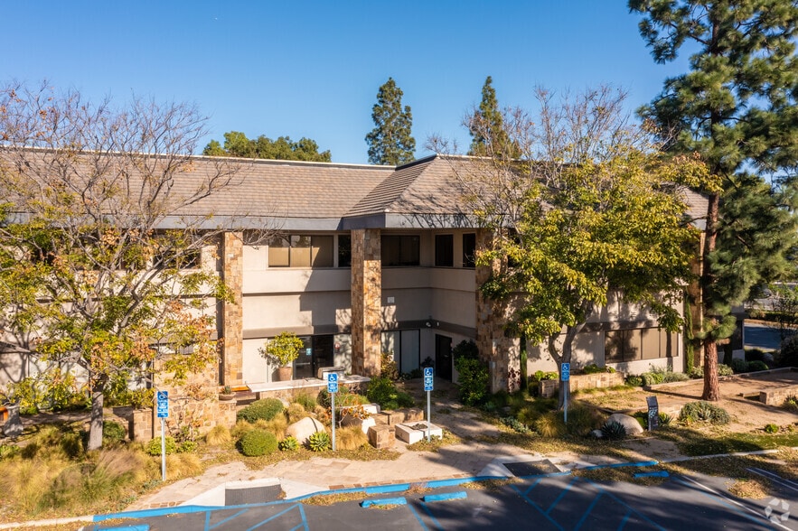 More Photos Of 1570 Brookhollow Dr, Santa Ana Medical For Lease