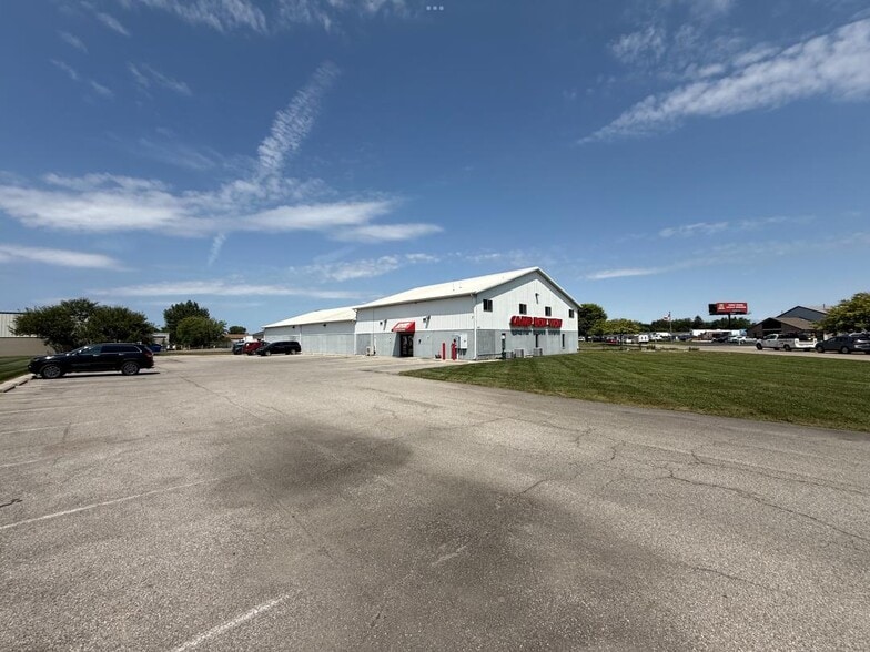 More Photos Of 5311 Commerce Cir, Indianapolis Warehouse For Sale