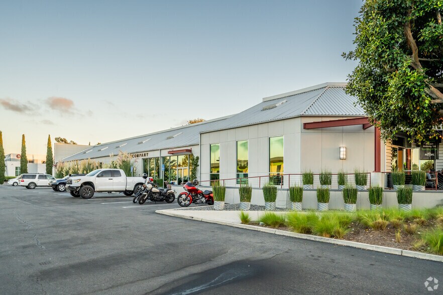 More Photos Of 3185-3189 Pullman St, Costa Mesa Office For Sale