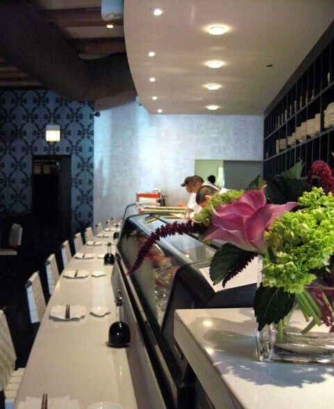 More Photos Of 1700 S Michigan Ave, Chicago Office For Sale