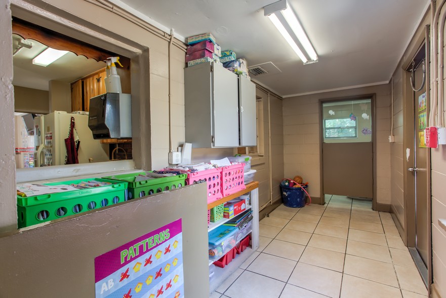 More Photos Of 2447 Raeford Rd, Orlando Daycare Center For Sale