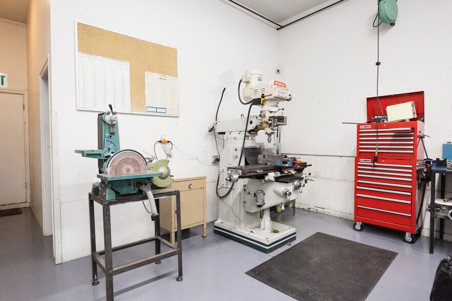 More Photos Of 2002 Fruitvale Blvd, Yakima Warehouse For Sale