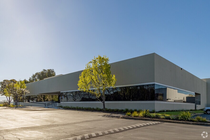 More Photos Of 150 Nortech Pky, San Jose Light Manufacturing For Sale