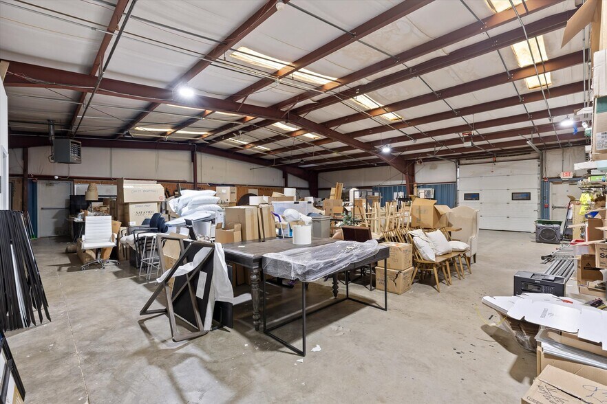More Photos Of 3200 N Hawthorne St, Chattanooga Flex For Sale