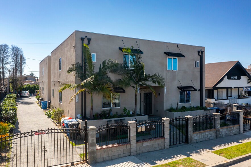 More Photos Of 814-816 1/2 W 47th St, Los Angeles Apartments For Sale