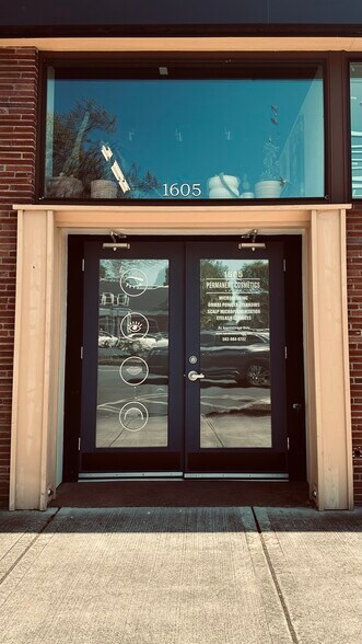 More Photos Of 1605 Broadway St, Vancouver Freestanding For Lease