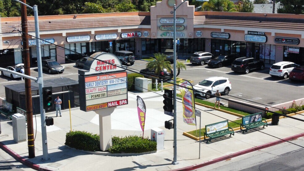 More Photos Of 7606 Fallbrook Ave, Canoga Park Unknown For Lease