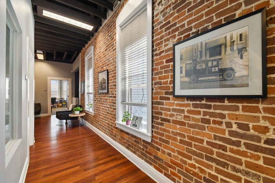 More Photos Of 1814 N 15th St, Tampa Office For Lease