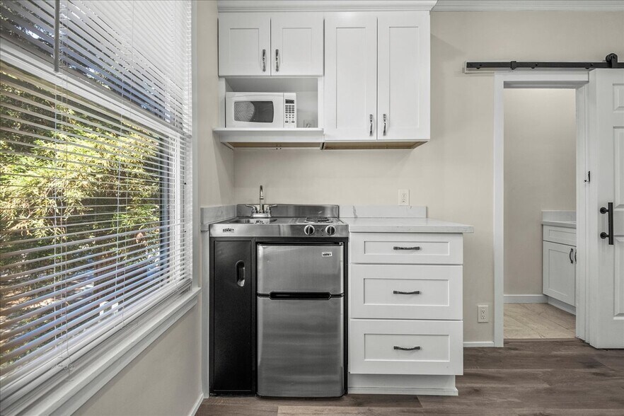 More Photos Of 628 Waverley St, Palo Alto Apartments For Sale