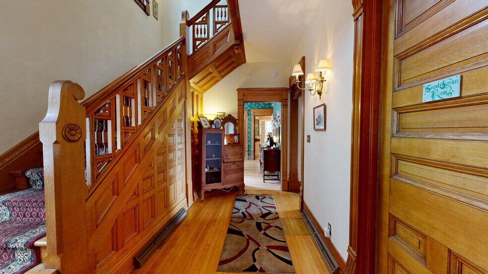 More Photos Of 910 River Rd, Wisconsin Dells Hotel For Sale