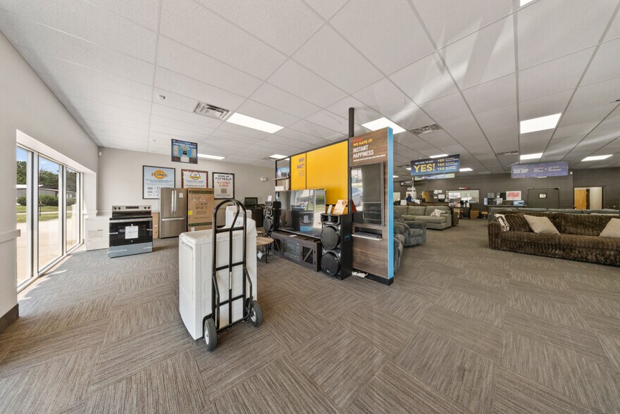More Photos Of 1812 S Business 54, Eldon Bank For Sale