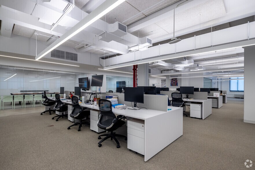 More Photos Of One Soho Sq, New York Office For Lease