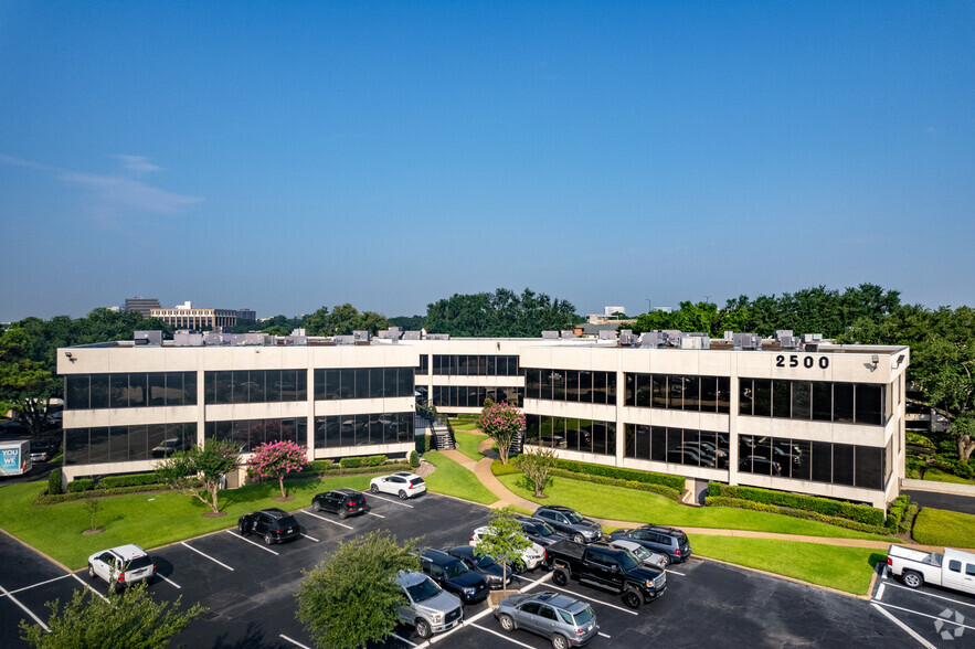 Primary Photo Of 2500 Tanglewilde St, Houston Office For Lease