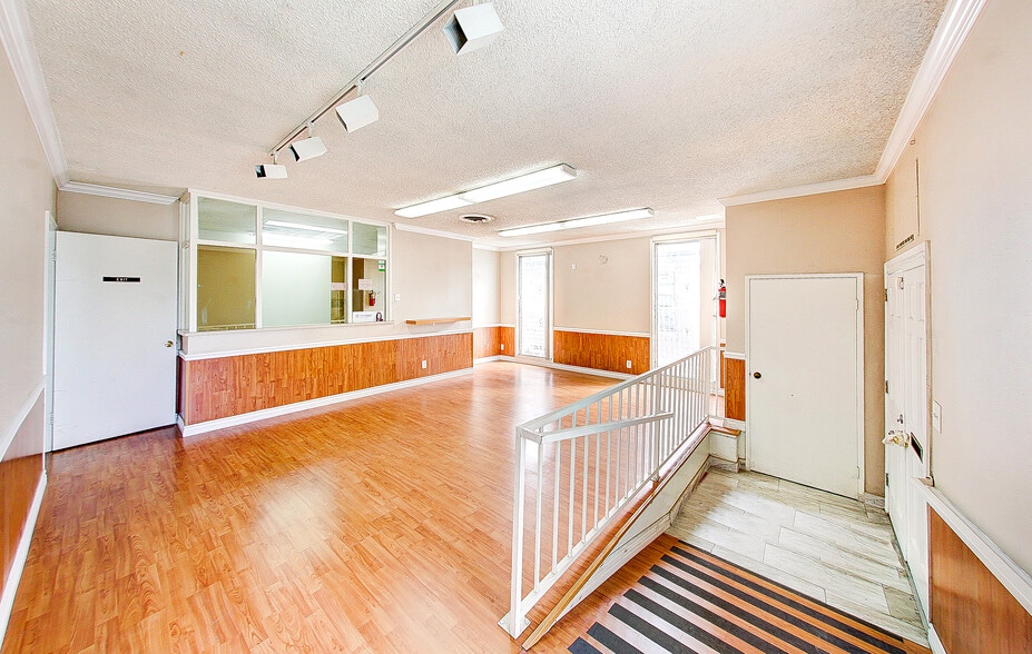 More Photos Of 1521 N Broadway, Santa Ana Medical For Sale