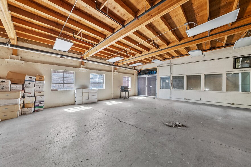 More Photos Of 33 N Fir St, Medford Industrial For Sale