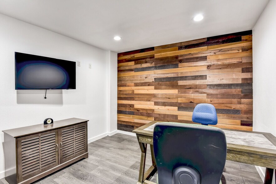 More Photos Of 4803 West Ave, San Antonio Showroom For Lease