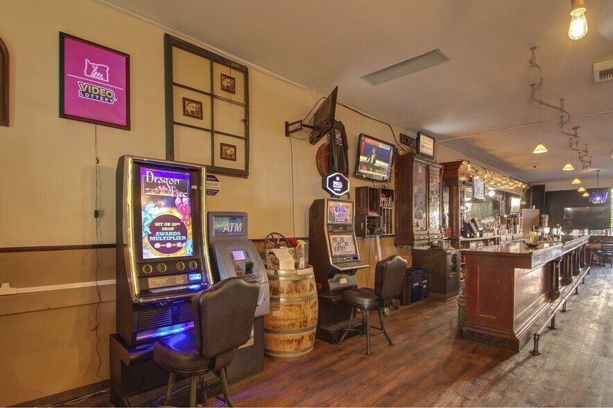 More Photos Of 135 N Nehalem St, Clatskanie Restaurant For Sale