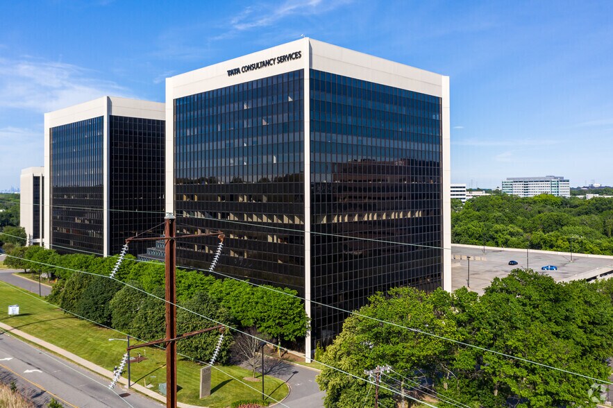 Primary Photo Of 379 Thornall St, Edison Office For Lease