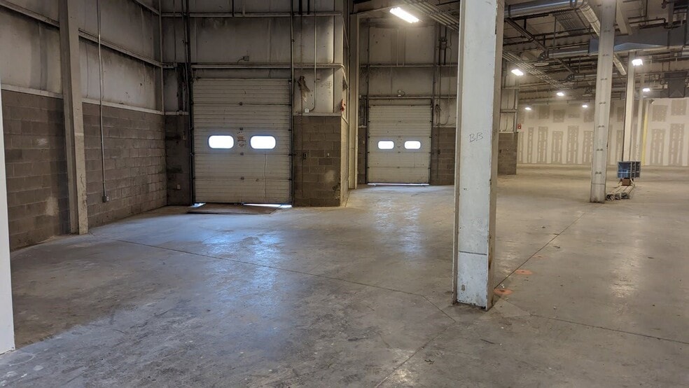 More Photos Of 20-60 Pershing Dr, Derby Unknown For Lease