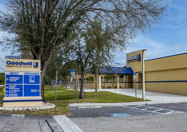 More Photos Of 5100 Tice St, Fort Myers Manufacturing For Sale