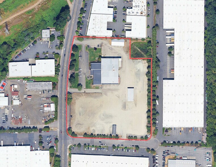 More Photos Of 2702 W Valley Hwy, Auburn Warehouse For Lease