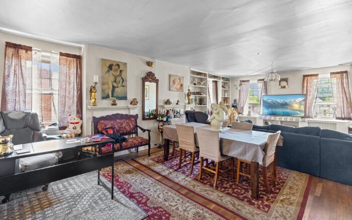 More Photos Of 1975 W Main St, Norristown Freestanding For Sale