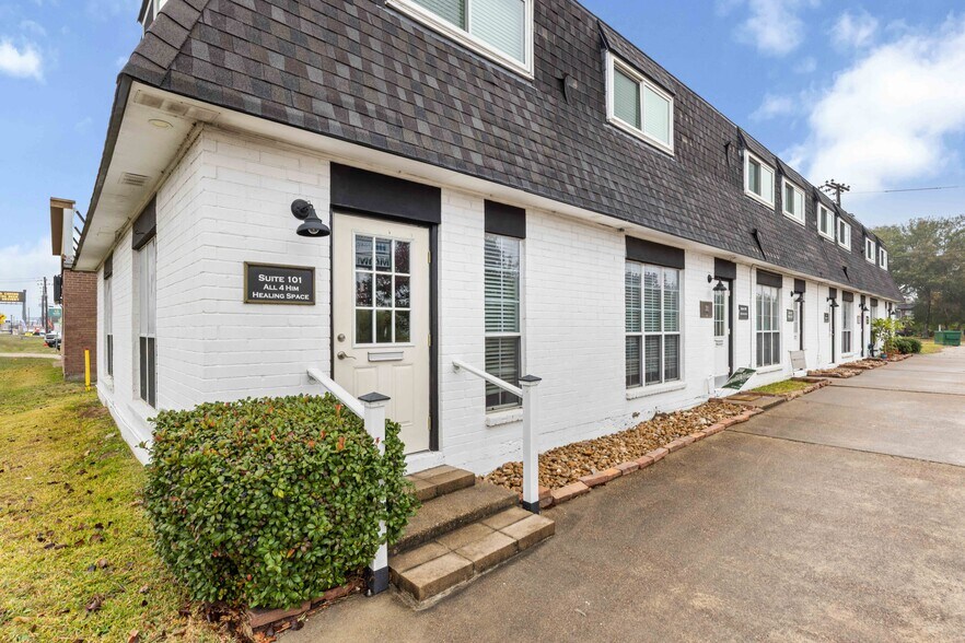 More Photos Of 2600 NASA Rd 1, Seabrook Medical For Lease