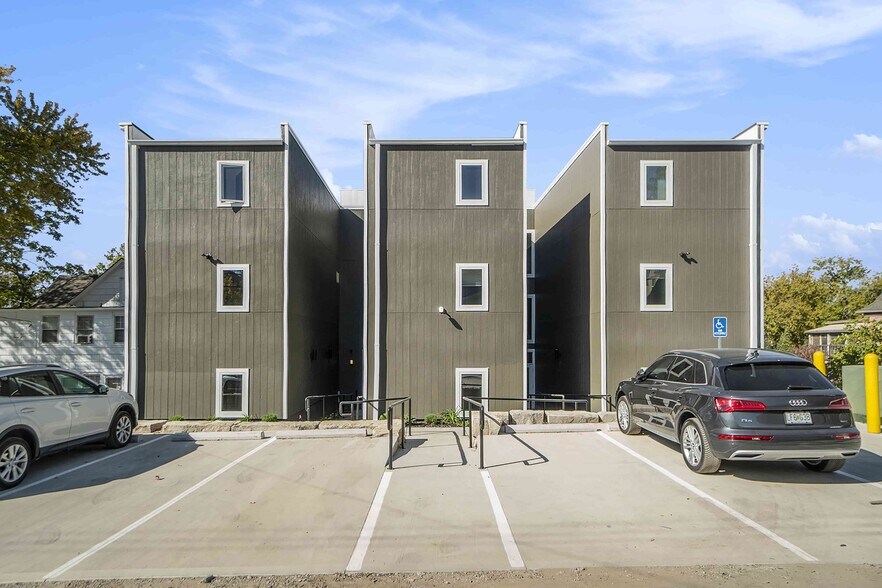 More Photos Of 3937-3937 Kenwood Ave, Kansas City Apartments For Sale
