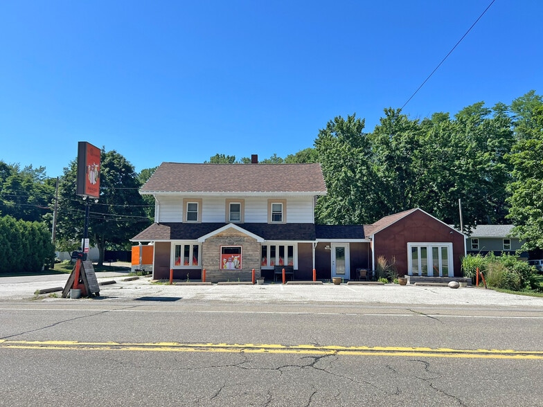 More Photos Of 6990 W Lake Rd, Fairview Restaurant For Sale