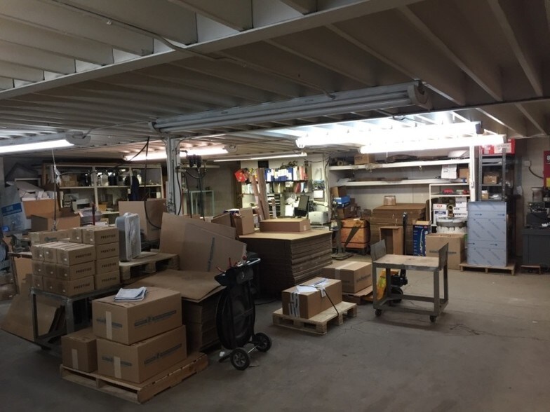 More Photos Of 885 Anita Ave, Antioch Manufacturing For Sale