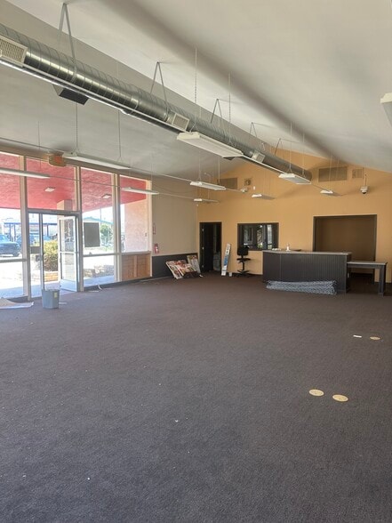 More Photos Of 2805 Vineyard Ave, Oxnard Freestanding For Lease
