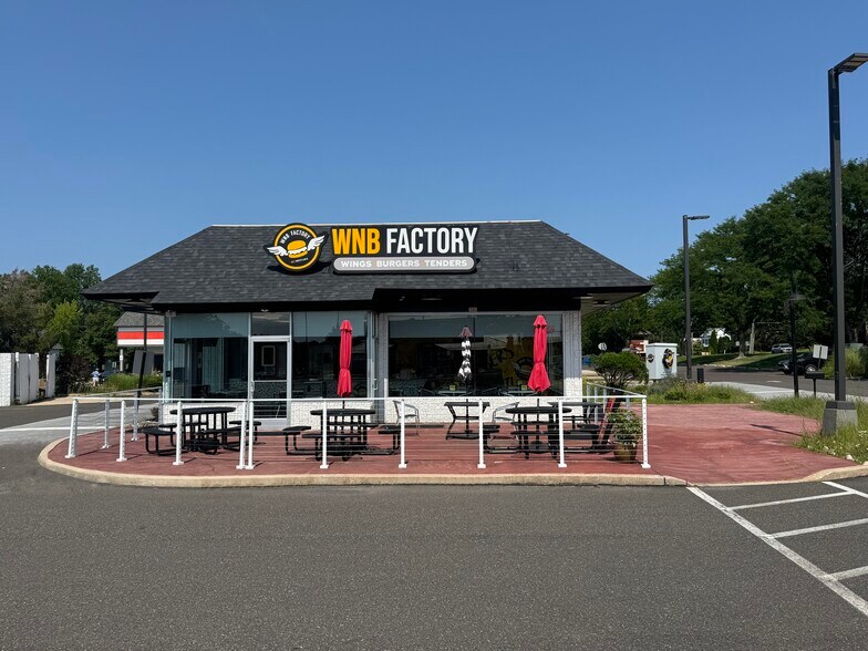 More Photos Of 426 Town Ctr, New Britain Unknown For Lease