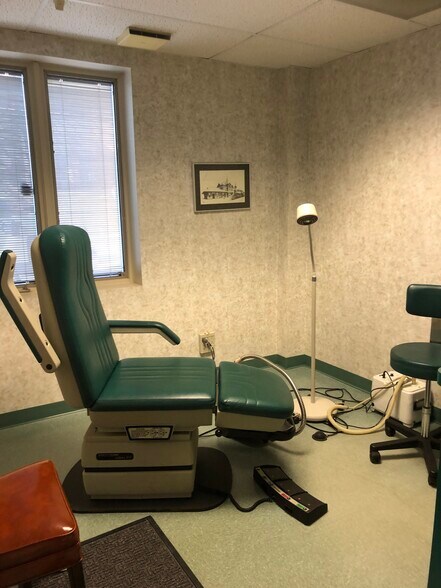 More Photos Of 1201 Nott St, Schenectady Medical For Sale