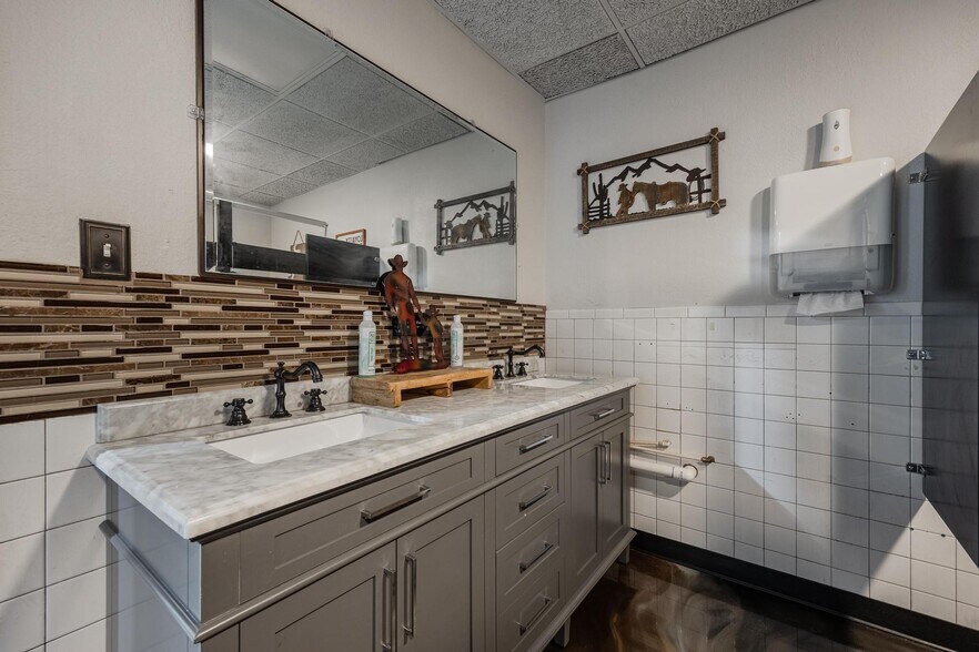 More Photos Of 93 S Hall St, LaBelle Restaurant For Sale