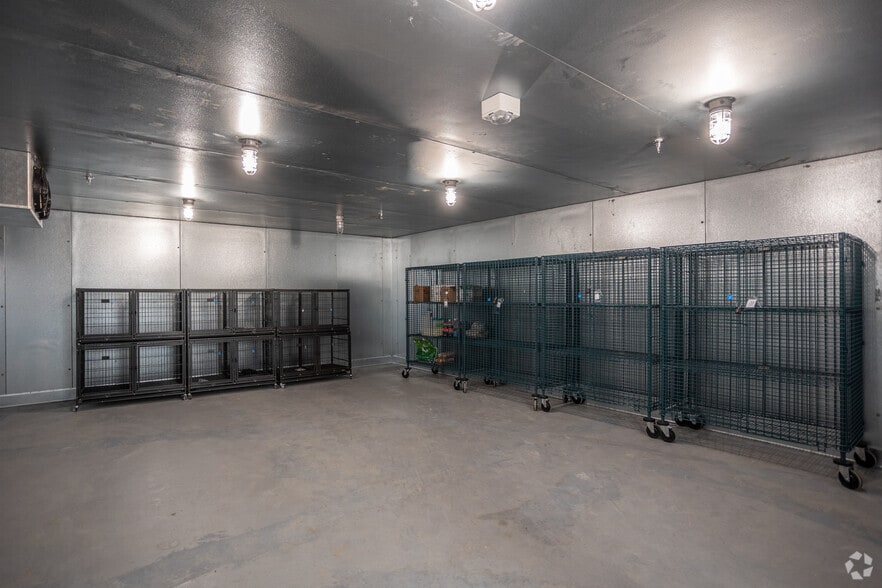 More Photos Of 1499 Regal Row, Dallas Restaurant For Lease