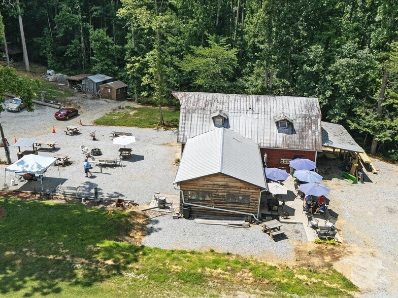 More Photos Of 124 Sandy Hill Ln, Hendersonville Winery Vineyard For Sale