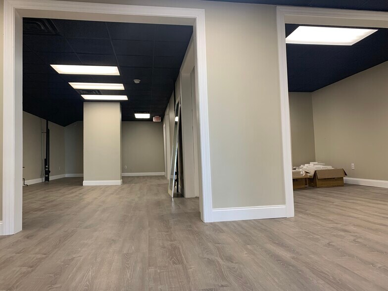 More Photos Of 488 Grafton St, Worcester Storefront Retail Office For Lease