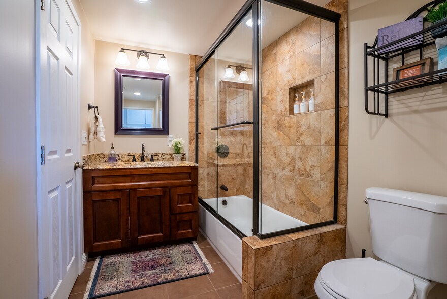 More Photos Of 10845 Meads, Orange Specialty For Sale