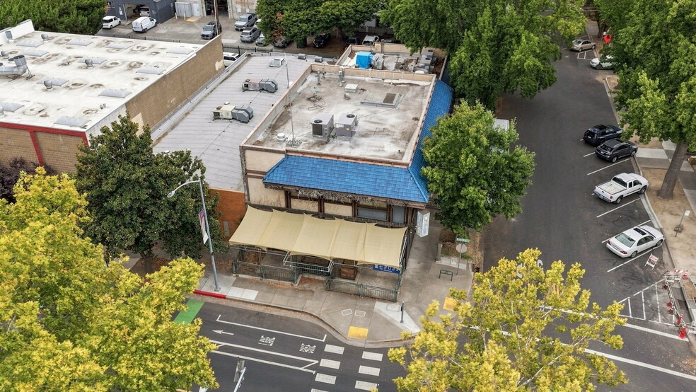 More Photos Of 2422 13th St, Sacramento Restaurant For Sale