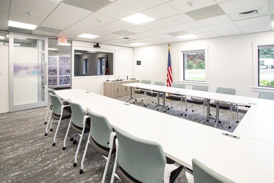 More Photos Of 54 County St, Somerset Bank For Lease