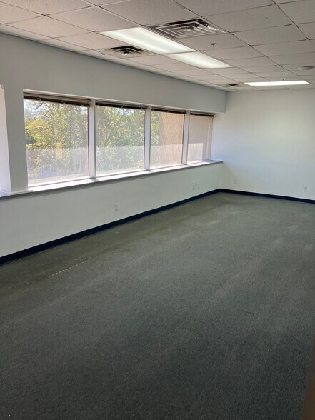 More Photos Of 220 Foremost Dr, Austin Schools For Lease