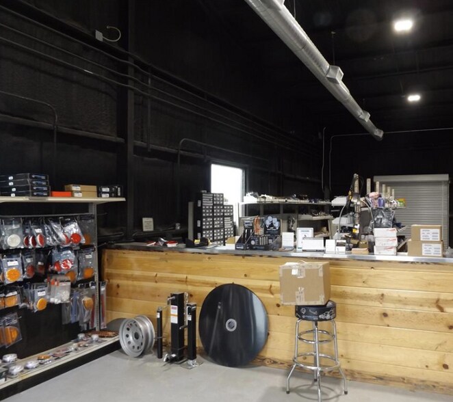 More Photos Of 4400 NE Lincoln Rd, Idabel Industrial For Sale