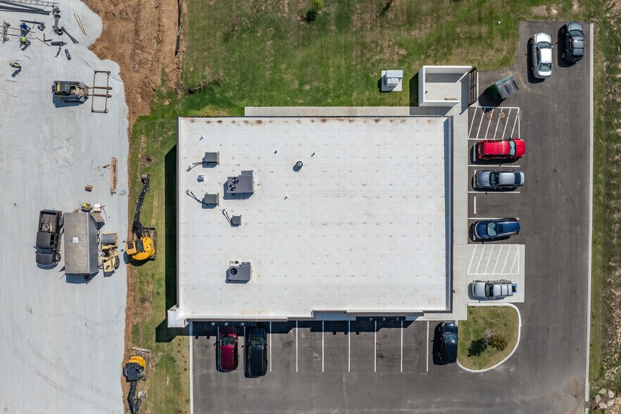 More Photos Of 1373 Union University Dr, Jackson Storefront Retail Office For Lease