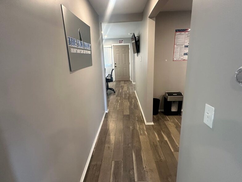 More Photos Of 24056 Pilgrim, Redford Medical For Sale