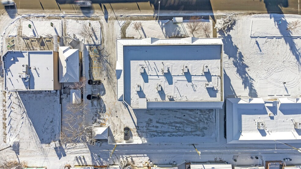 More Photos Of 1910 20th Ave NW, Calgary Office For Sale